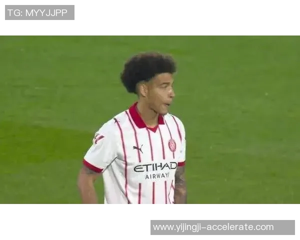 西甲激战：莱比锡与拜仁战成平局乌龙球引发全场热议