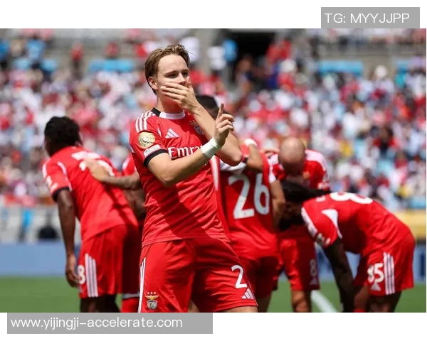 欧冠历史冷门AC米兰以4-0大胜拜仁引发全场震惊