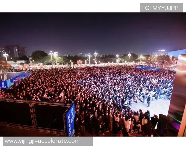 中超赛场那不勒斯大胜里昂五球狂潮引发全场热烈欢呼 中超赛场那不勒斯大胜里昂五球狂潮引发全场热烈欢呼