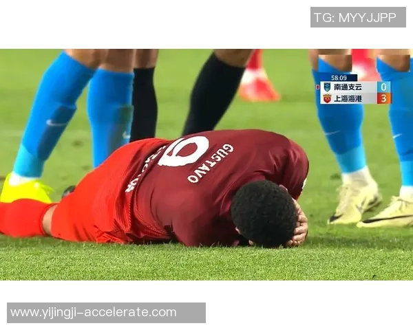 国王杯激战曼联逆转尤文图斯红牌争议引发全场热议与转会传闻