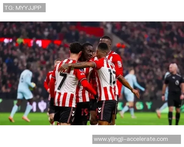 欧冠激战：AC米兰与波尔图鏖战平局红牌事件引发全场热议