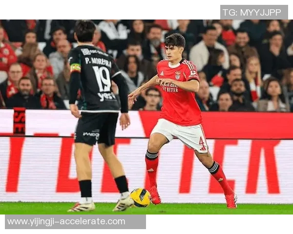 德甲惊现历史冷门本菲卡狂胜曼联引发红牌风波全场沸腾